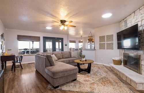 Northeast Heights House | Casa del Encanto · 4/BR,Sleeps 12,Foosball & Grill