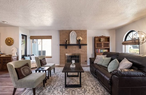 Northeast Heights House | Casa del Encanto · 4/BR,Sleeps 12,Foosball & Grill
