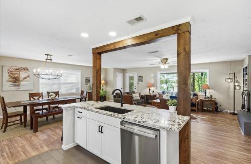 Hawkins House | Casa Del Lago