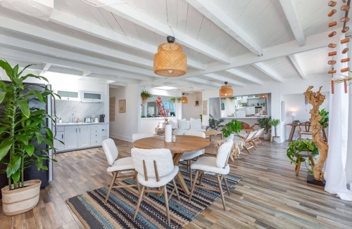 Eastern Malibu House | Casa del Mar by Oraklus