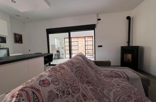 Montichelvo House | Casa del Pueblo