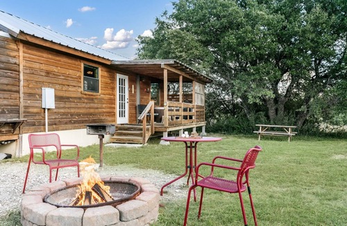 Llano Cabin | Casa del Sol | 1/1 Hill Country Cabin, Hot Tub, Full Kitchen, Pet Friendly w/fee