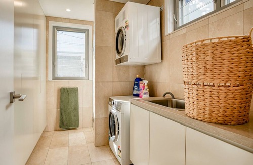 Bronte House | Casa Del Sol Bronte IBO