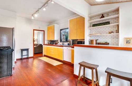 Alberta Arts District House | Casa del Sol - Walk to Alberta Arts District