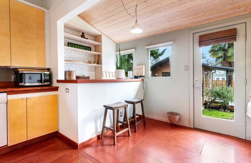 Alberta Arts District House | Casa del Sol - Walk to Alberta Arts District