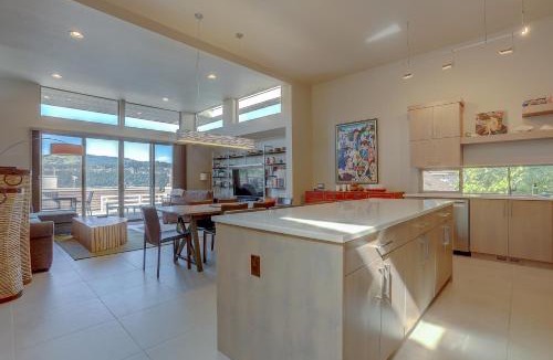 Hood River House | Casa Del Stoke home