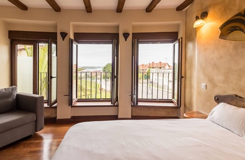 Somo Bed & Breakfast | Casa Del Surf Somo: Room 8 with the Best Views