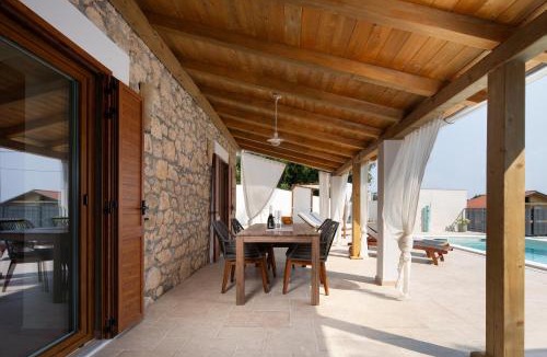 Bribir Apartment | Casa Di Nika private heated pool and jacu - Happy Rentals