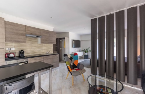 Sommieres Hotel | Casa Dina