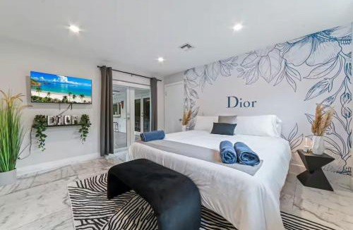 Ojus Villa | Casa Dior Waterfront Pool Beach