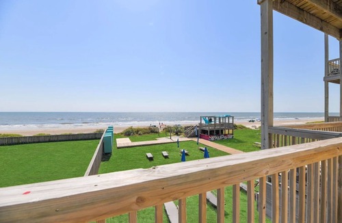 Port Bolivar Condo | Casa Dora - Pool, Games, & Beachfront Fun!