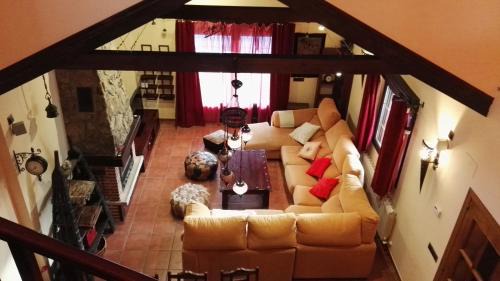 Otero de Herreros House | Casa El balcón de Iria