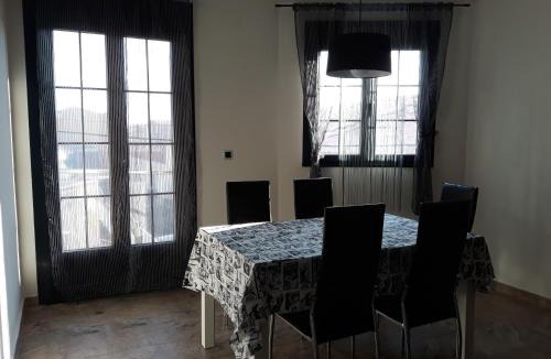 Zarza de Granadilla Apartment | Casa El lince de Granadilla AT-CC-00296, Norte provincia Cáceres, WIFI, Parque infantil, HIDROMASAJE, garaje, LAVAVAJILLAS