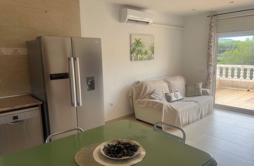 Olivella House | Casa en la Montaña Cerca de la Playa