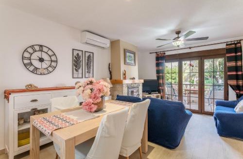 Los Arenales del Sol House | Casa en la playa con piscinas A