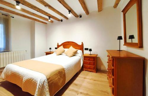 La Pobla de Lillet House | Casa en La Vila medieval de La Pobla de Lillet