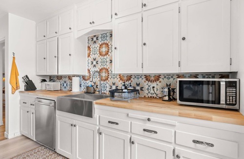 Nob Hill House | Casa Encanto is the perfect place for new UNM enrollees and their parents to orient to UNM.