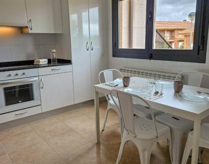 Urunuela Apartment | Casa Entre Viñas, jardin privado con piscina comunitaria