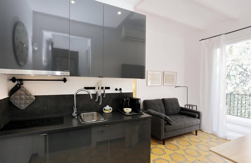 Collblanc y La Torrassa Apartment | Casa Nanit Apt C near Camp Nou