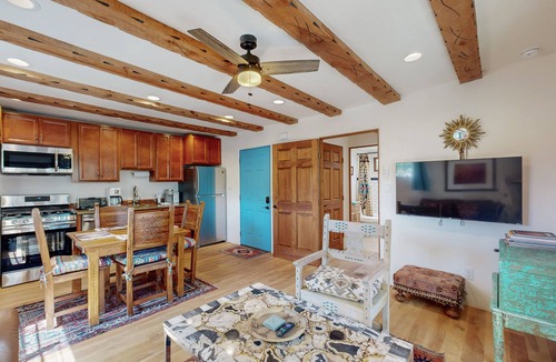 Historic Eastside Cottage | Casa Escondida - AC, Free WiFi, Full Kitchen, Private Patio & Grill
