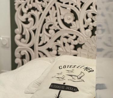 Plougastel-Daoulas House | Casa Escuela