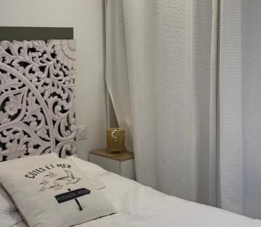 Plougastel-Daoulas House | Casa Escuela