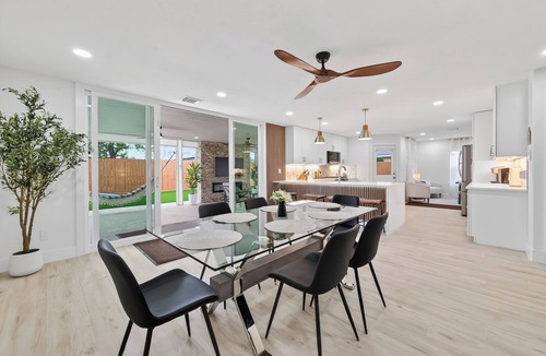 Houston House | Casa Esmeralda -Heated Pool, Luxury BBQ & Patio