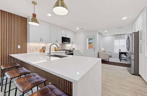 Houston House | Casa Esmeralda -Heated Pool, Luxury BBQ & Patio
