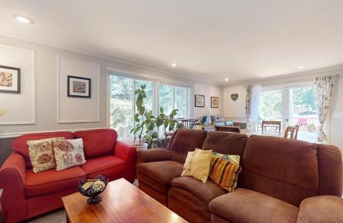 Lakewood House | Casa Esmeralda