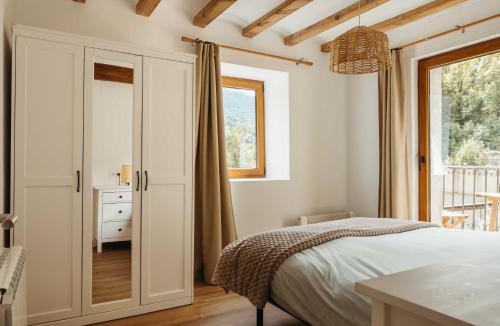 Ribes De Freser Apartment | Casa espaiosa amb llar de foc