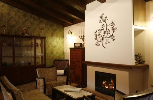 Santa Eulalia de Gallego Cottage | Casa Felisa is located in the Aragonese pre Pyrenees