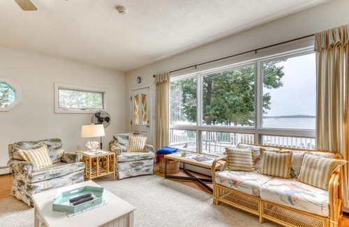 Sebascodegan Island House | Casa Familia