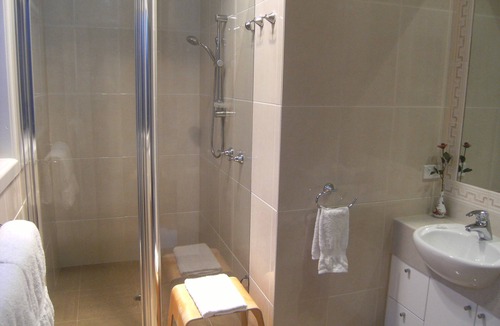 Apollo Bay Bed & Breakfast | Casa Favilla B&B