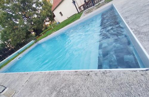 Poulaines House | Casa Felicità - Longère with swimming pool and large garden