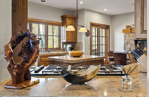 Highland Meadows House | Casa Feliz Colorado - 5 Bed, Hot Tub & Fire Pit