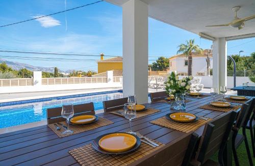 L'Alfas del Pi House | Casa Feliz Family Villa