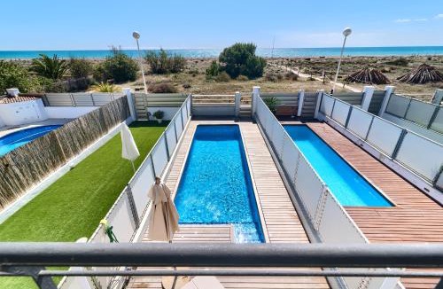 Playa de Almarda Apartment | Casa frente al mar con piscina privada