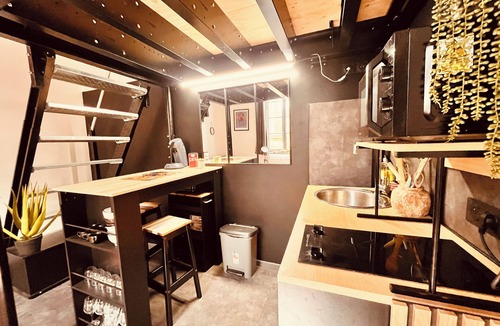Faubourg Apartment | Casa fresco 2