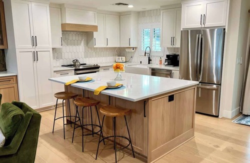 Peters View House | Casa Gia- Quiet Luxury Biltmore Area | Heated Pool