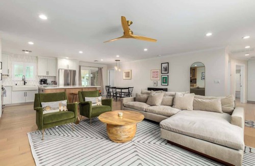 Peters View House | Casa Gia- Quiet Luxury Biltmore Area | Heated Pool