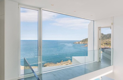 Port de la Selva Villa | Casa Girasol Iconic luxury villa Infinity pool