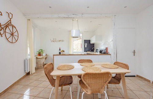 Castelnau-de-Montmiral House | Casa Glèsia - Medieval loft - Plus Beau Village de France - Church view