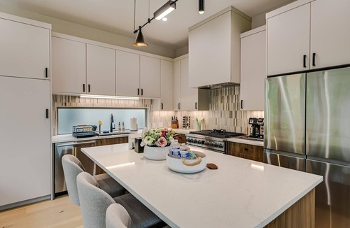Govalle House | Casa Govalle 3BR Sleeps 8 Private Pool Retreat+ Fire Pit Near Downtown Austin