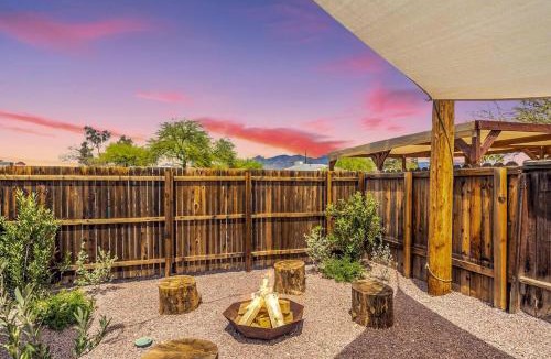 Blenman-Elm House | Casa Hermosa - Cute & Cozy 2BR 1BA Adobe w Firepit Near UA & UMC