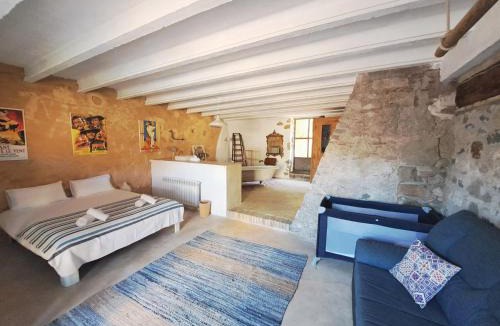 Bellcaire d'Emporda House | Casa Histórica con Piscina en la Costa Brava