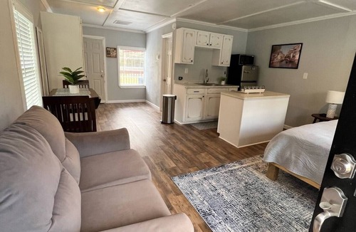 Livingston Cottage | Casa Hornitos/Beautiful Cottage 8 min from lake