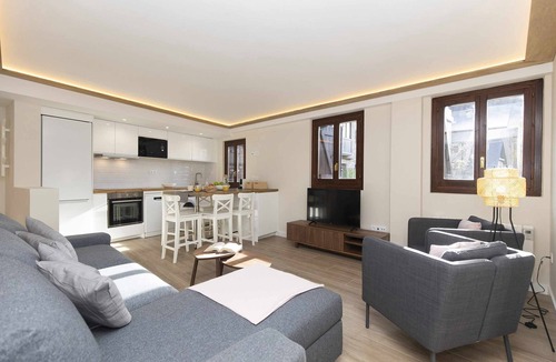 El Pueyo de Jaca Apartment | Casa Ikuspe by Bevalle