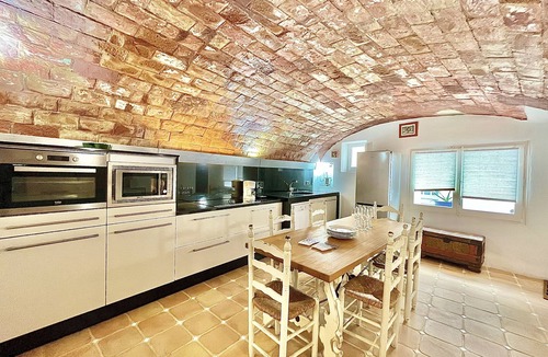 Roses Town Center Ski Chalet | CASA JOAN BADOSA Roses