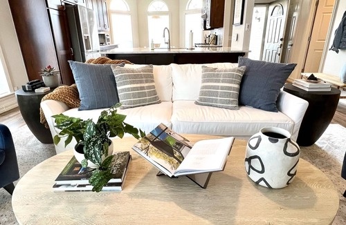 Jenks House | Casa Joya - A Jenks Gem Professionally designed three-bedroom luxury home!