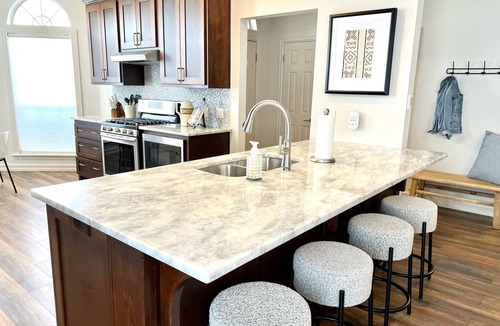 Jenks House | Casa Joya - A Jenks Gem Professionally designed three-bedroom luxury home!